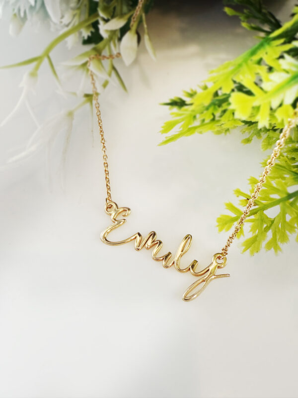 name necklace English