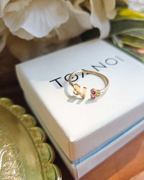 Thai Initial Ring with 3 Natural 天然石について, handcrafted by Colors by Love, Bangkok