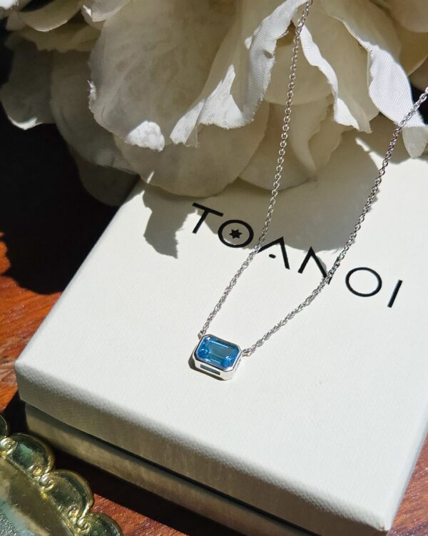 Horizontal Bezel-Set Natural 天然石について Necklace Design 2, handcrafted by Colors by Love, Bangkok