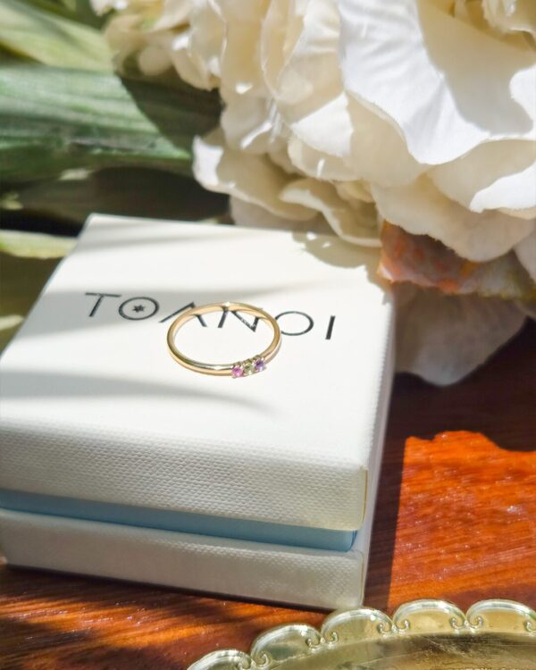 Family Ring with Precious 天然石について (3 stones), handcrafted by Colors by Love, Bangkok